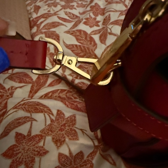 Michael Kors Mercer Leather Tote & wallet - Picture 2 of 16